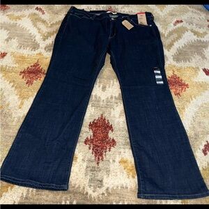Levi's Women's Plus Clasic Bootcut Jeans Dark Rinse Size 24W
